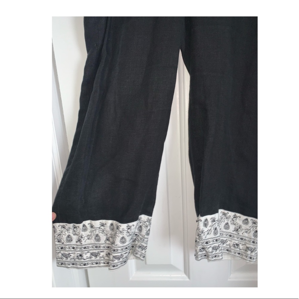 Black And Patterned Capris - image 2
